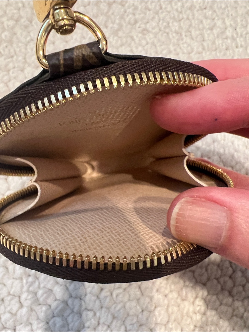 Louis Vuitton Monogram Round Coin Pouch from Muli Pouchette bag - Picture 5 of 5